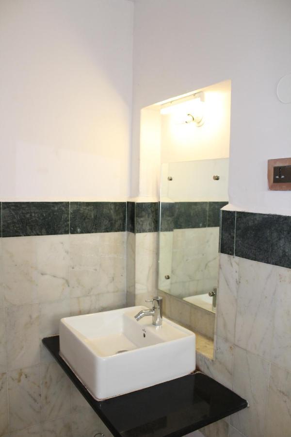 Kaveri Hotel Bed & Breakfast Mysore Εξωτερικό φωτογραφία